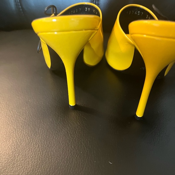 Gucci Yellow and Black Stiletto Heels - Picture 6 of 6